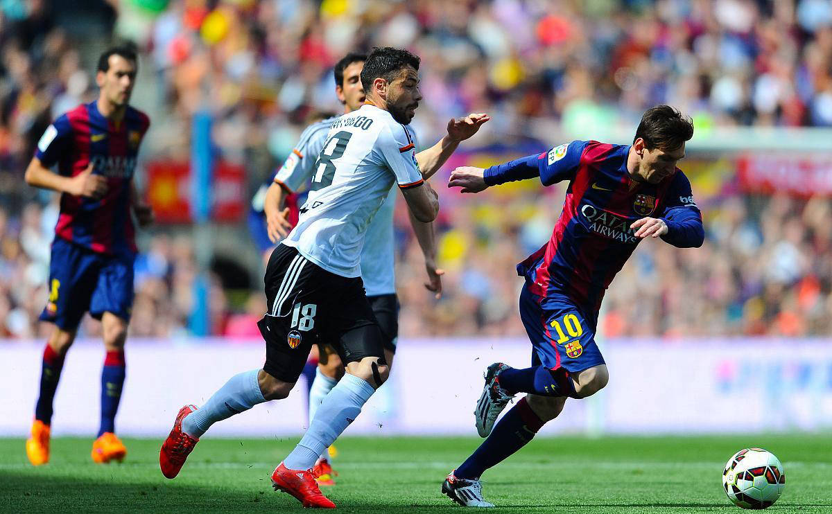 爱游戏登录入口-巴伦西亚客场不敌巴塞罗那，遭遇三连败的简单介绍