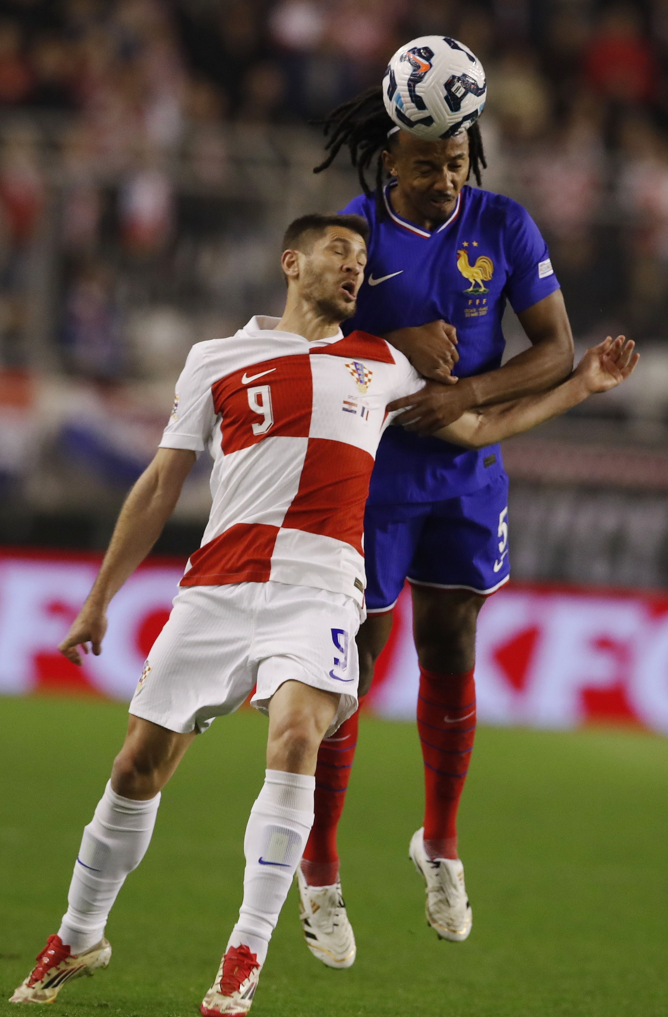 荷兰击败克罗地亚，取得欧锦赛突破(荷兰 02 不敌捷克无缘欧洲杯 8 强,如何评价这场比赛?)