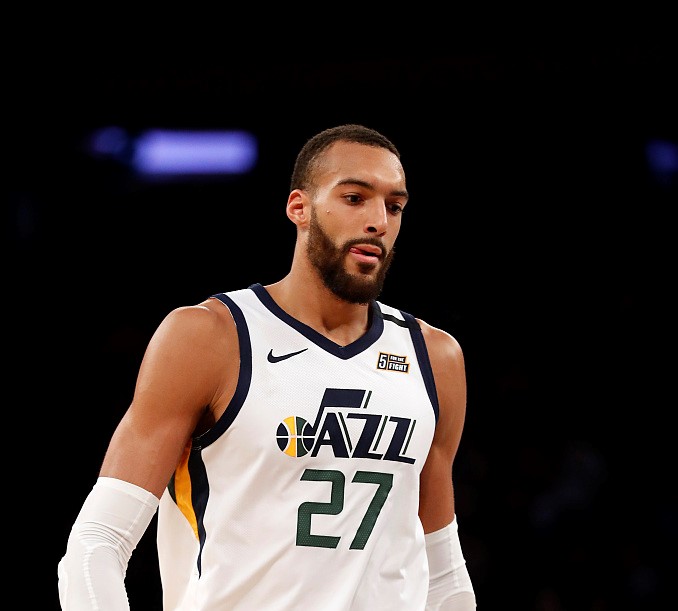 爱游戏官网-爵士前锋戈贝尔:身体素质决定一切的简单介绍