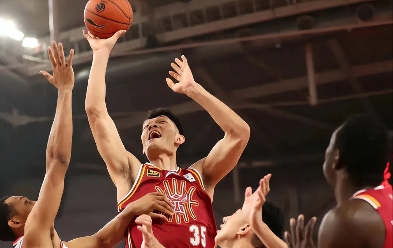 凭借一波上海队，CBA季后赛成功绝杀，现场弹幕炸裂