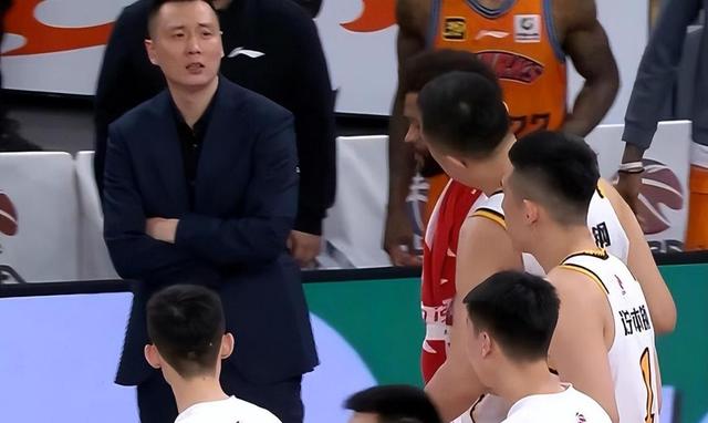 爱游戏官网-关于凭借一波上海队，CBA季后赛成功封盖，现场教练席炸锅的信息