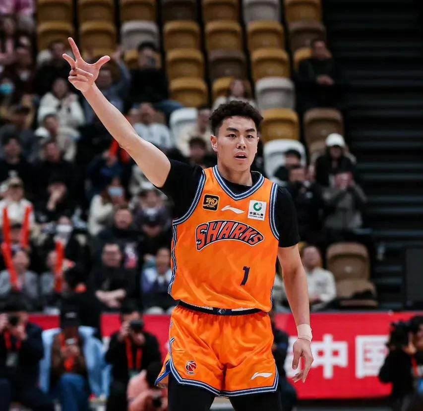 关于凭借一波上海队,CBA季后赛成功封盖,现场教练席炸锅的信息 关于凭借一波上海队,CBA季后赛成功封盖,现场教练席炸锅的信息