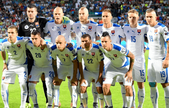 西班牙队胜过斯洛伐克,晋级下一轮 西班牙队胜过斯洛伐克,晋级下一轮