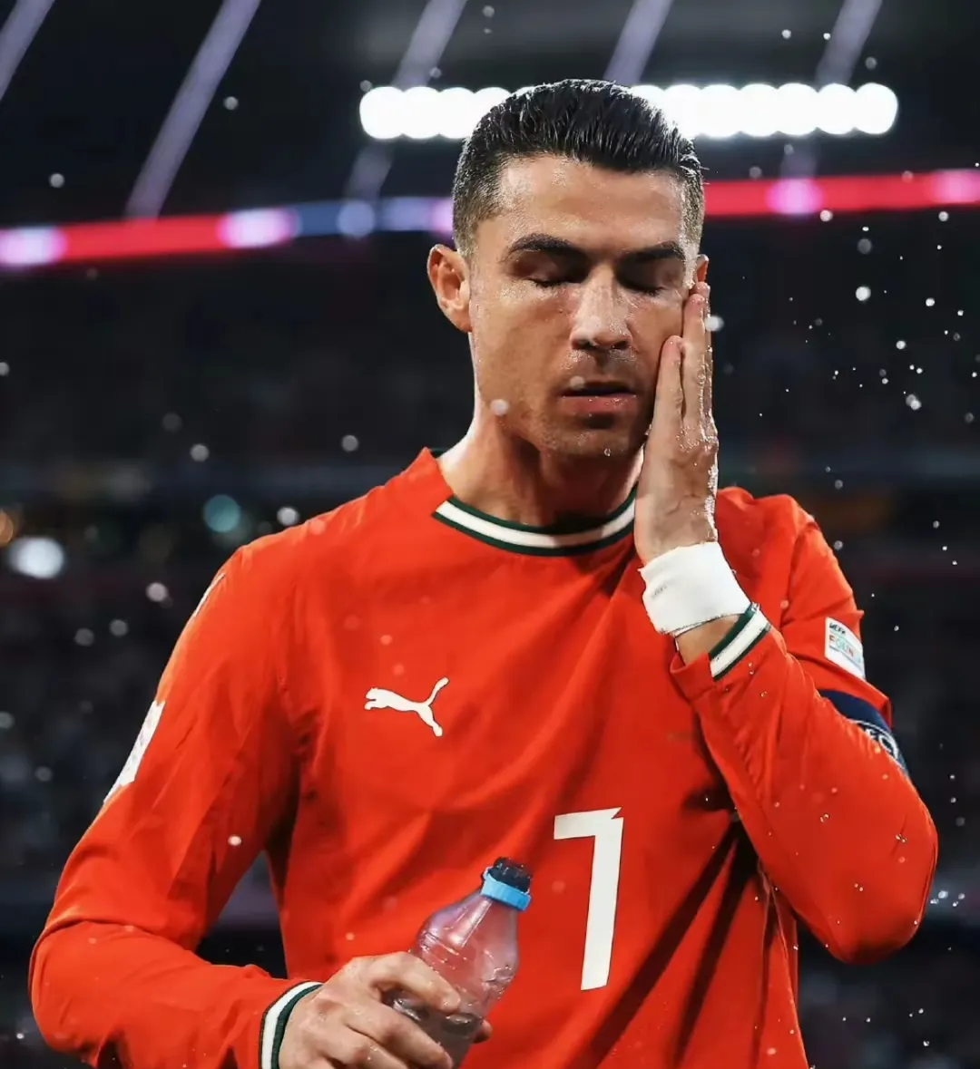 包含大牌球员再度拿下进球球队取得胜利的词条 包含大牌球员再度拿下进球球队取得胜利的词条