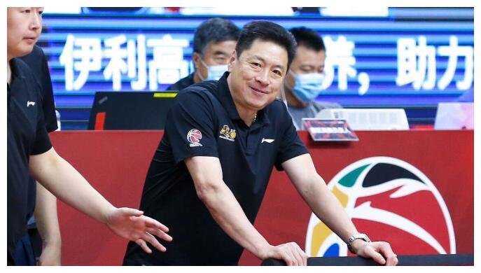 爱游戏app下载-上海男篮逆转胜青岛，士气大振