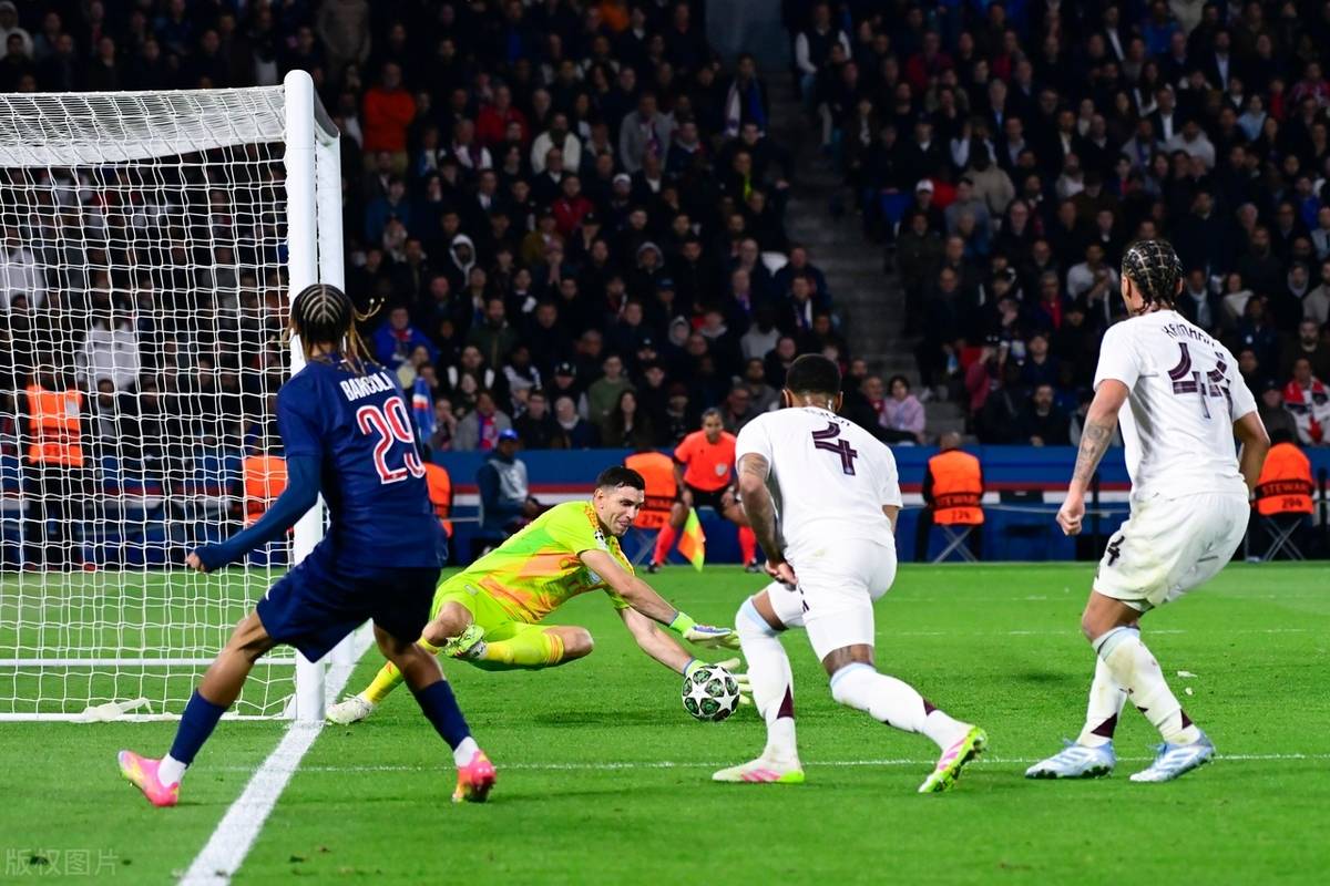 乌拉圭锋线悍将进球两次，助球队击败强敌