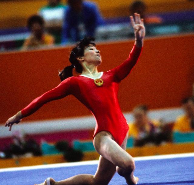 体操世界冠军再夺金牌,实力备受瞩目 体操世界冠军再夺金牌,实力备受瞩目