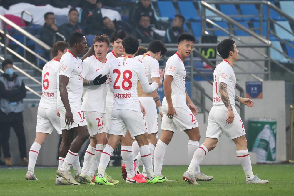 青岛黄海主场不敌深圳佳兆业，遭遇失利的简单介绍