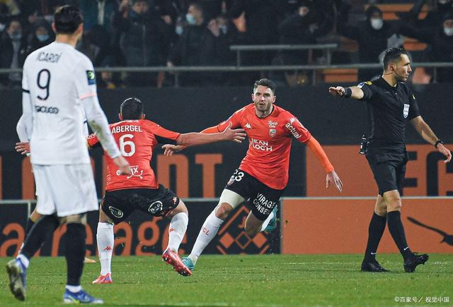 爱游戏体育平台-里昂球队遭遇失利,状态下滑