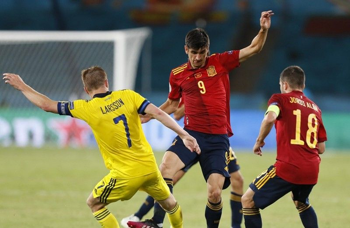 斯洛伐克队率先攻破俄罗斯球门，惨遭逆转无缘晋级的简单介绍