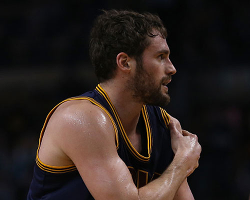 爱游戏入口-骑士中锋康复训练已进入赛季备战状态