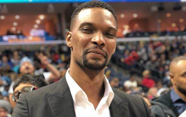 爱游戏体育官网-魔术师约翰逊呼吁球员不要放弃比赛