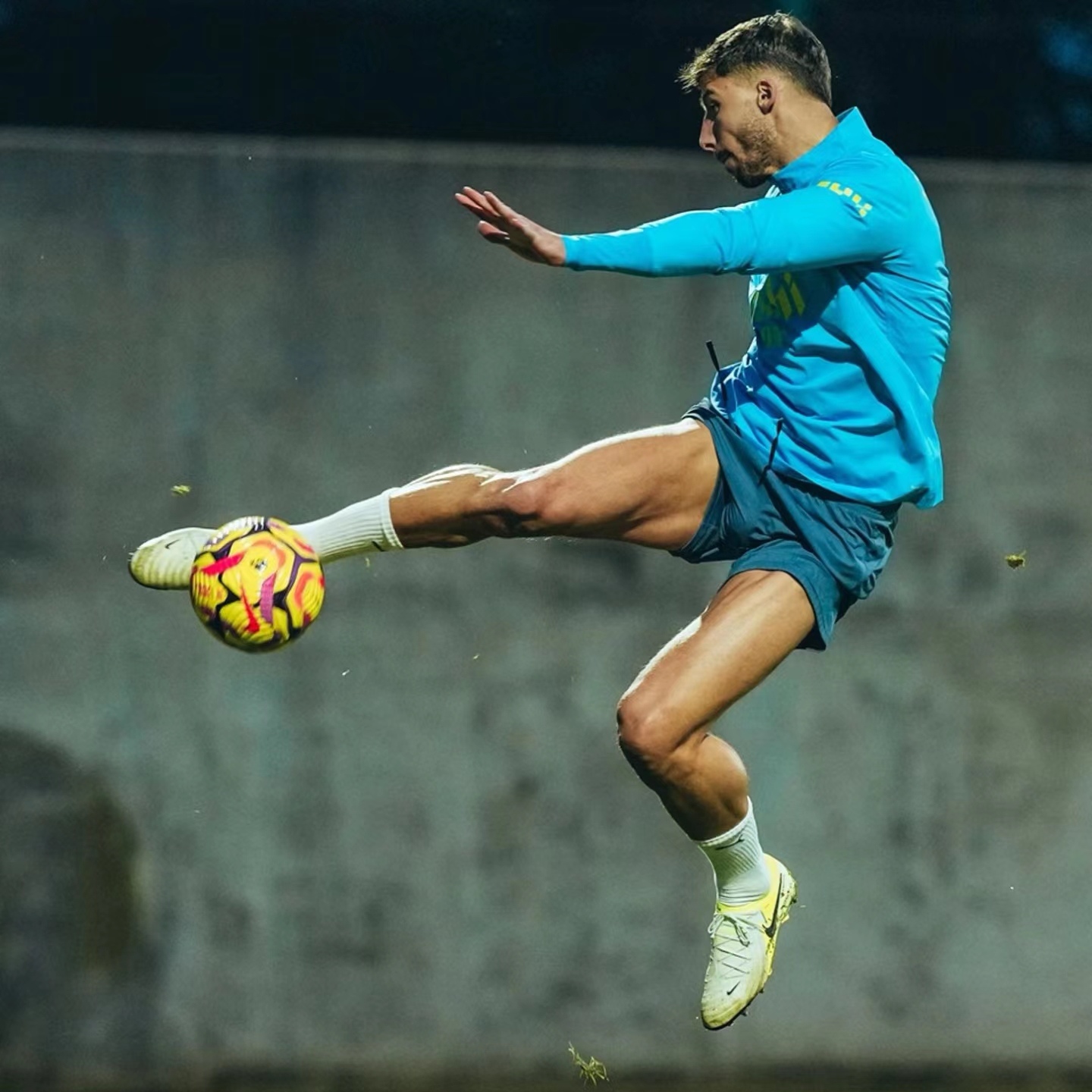 莱斯特城锋线表现稳定，多次破门帮助球队拿下胜利的简单介绍