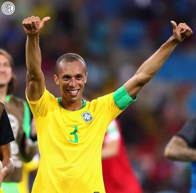 爱游戏体育下载-包含巴塞罗那险胜，小组头名晋级！的词条