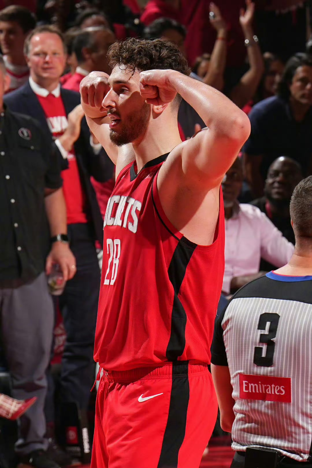 火箭主场击败森林狼,赢得关键胜利 火箭主场击败森林狼,赢得关键胜利