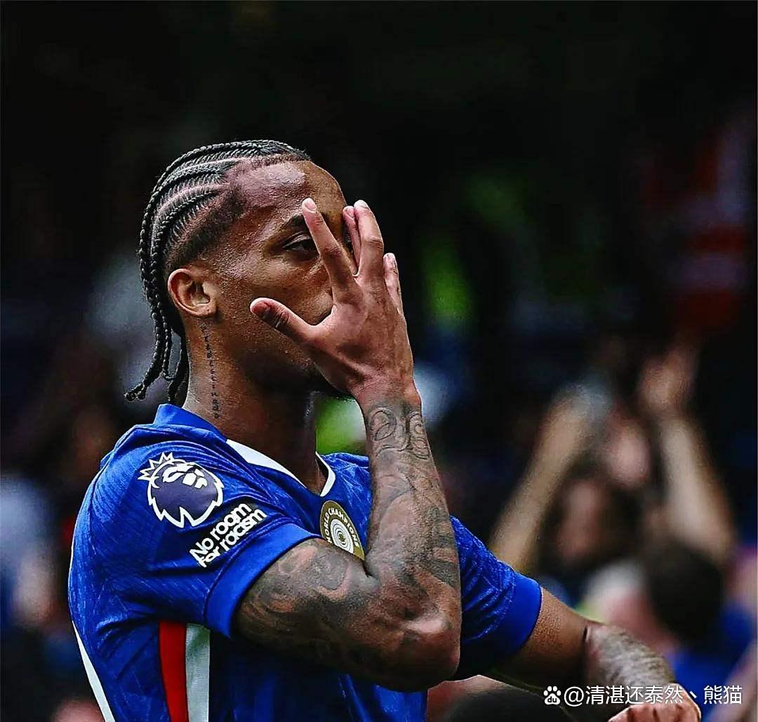 爱游戏体育直播-曼联力挽狂澜！曼联逆袭晋级，兰斯告别的简单介绍